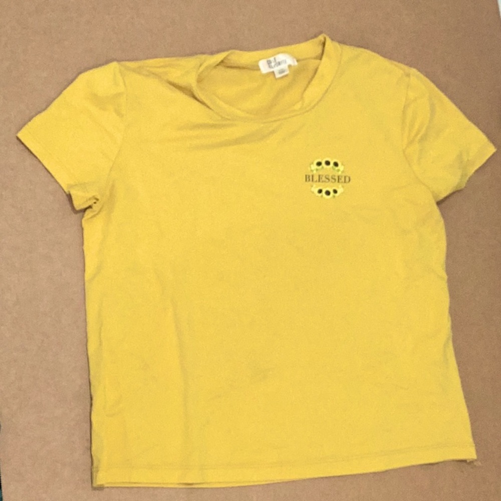 Yellow T shirt